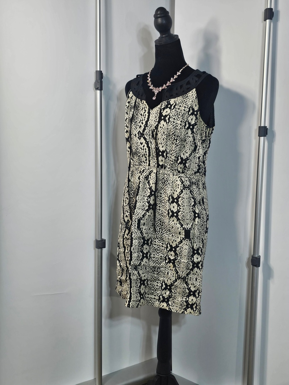 #197 LOFT Women’s L Black Cream Snake Print Sleeveless Cutout Neck Dress